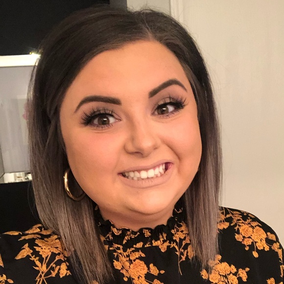 Meet your Posher, Lindsey - Picture 1 of 1